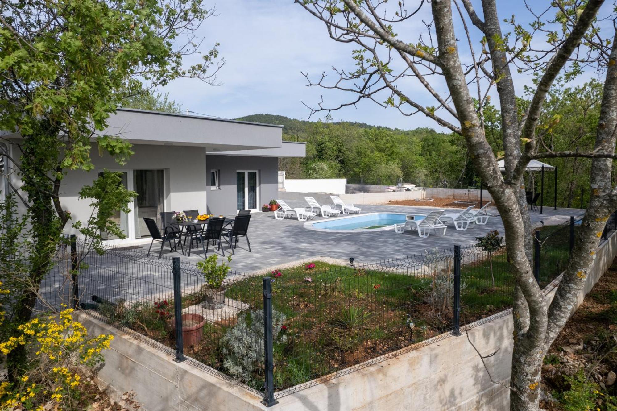 Lovreć New Villa Nadalina מראה חיצוני תמונה