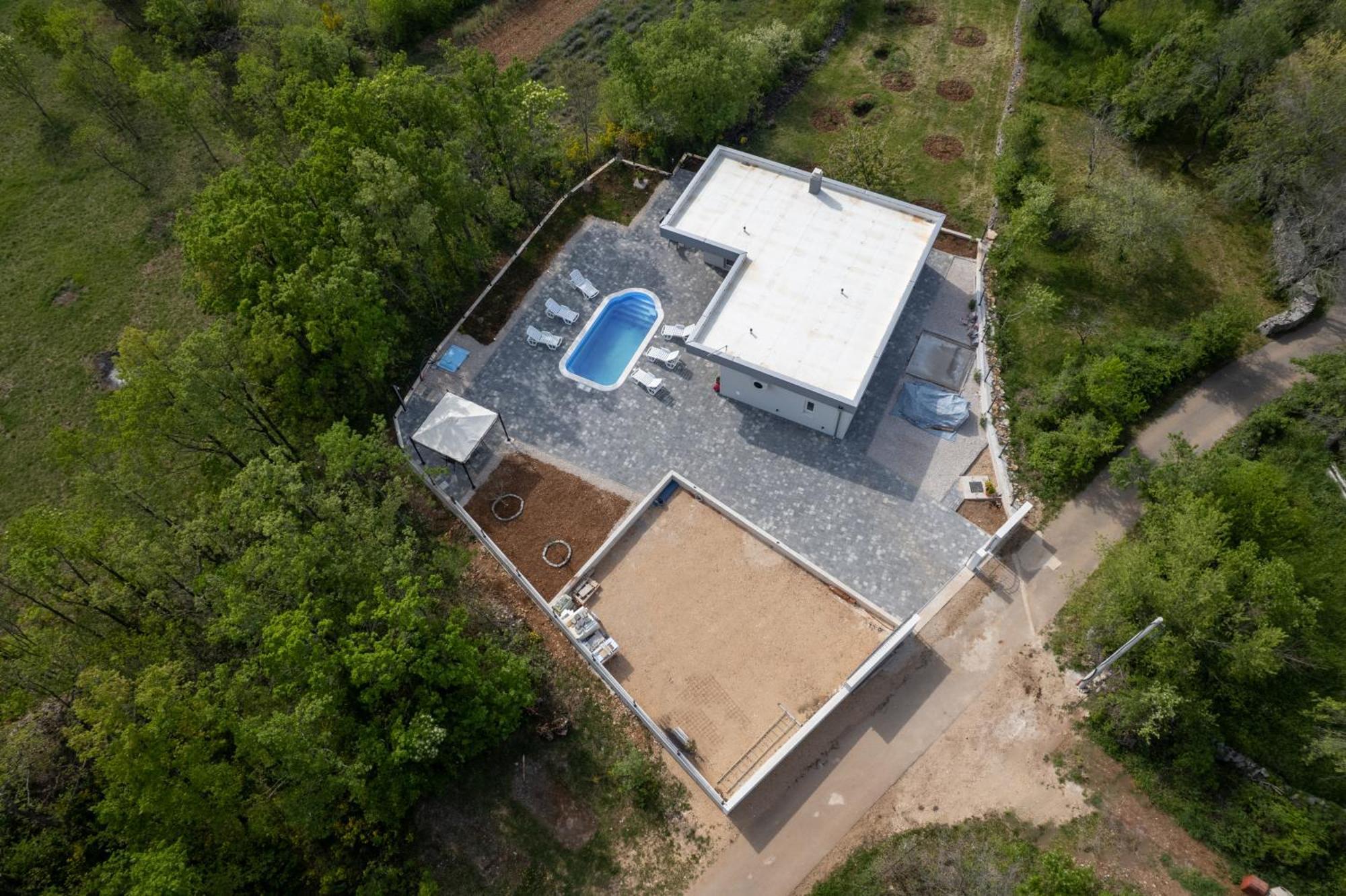 Lovreć New Villa Nadalina מראה חיצוני תמונה