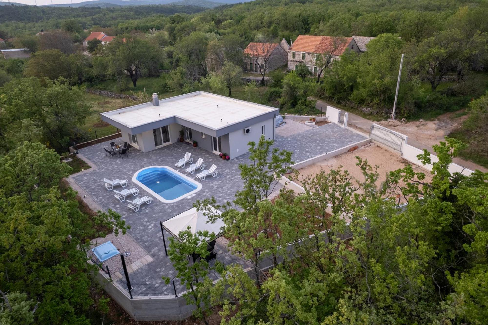 Lovreć New Villa Nadalina מראה חיצוני תמונה