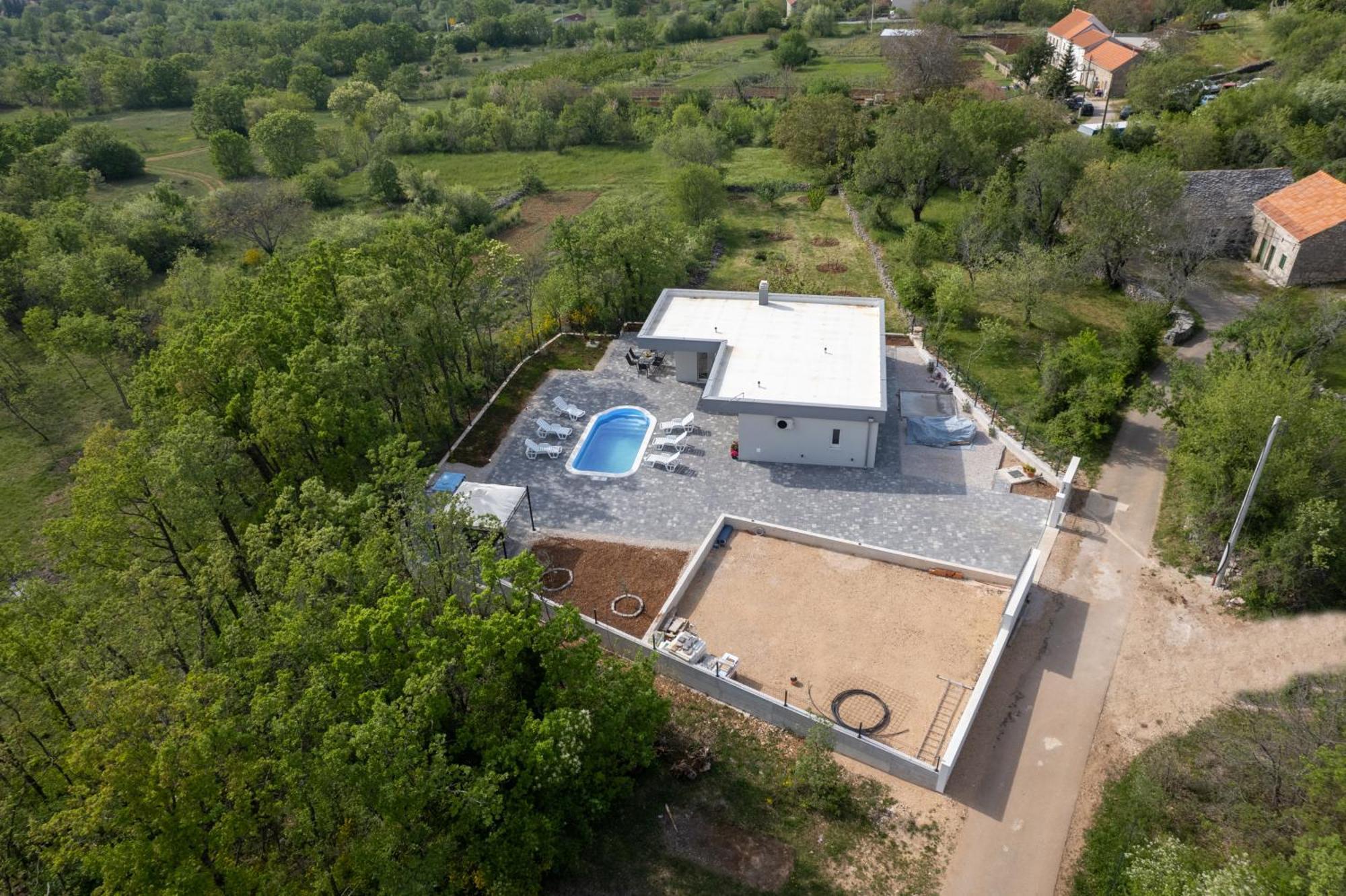 Lovreć New Villa Nadalina מראה חיצוני תמונה